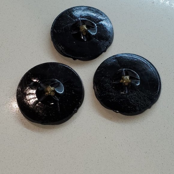 3 TRUE VINTAGE BUTTONS - Picture 3 of 3